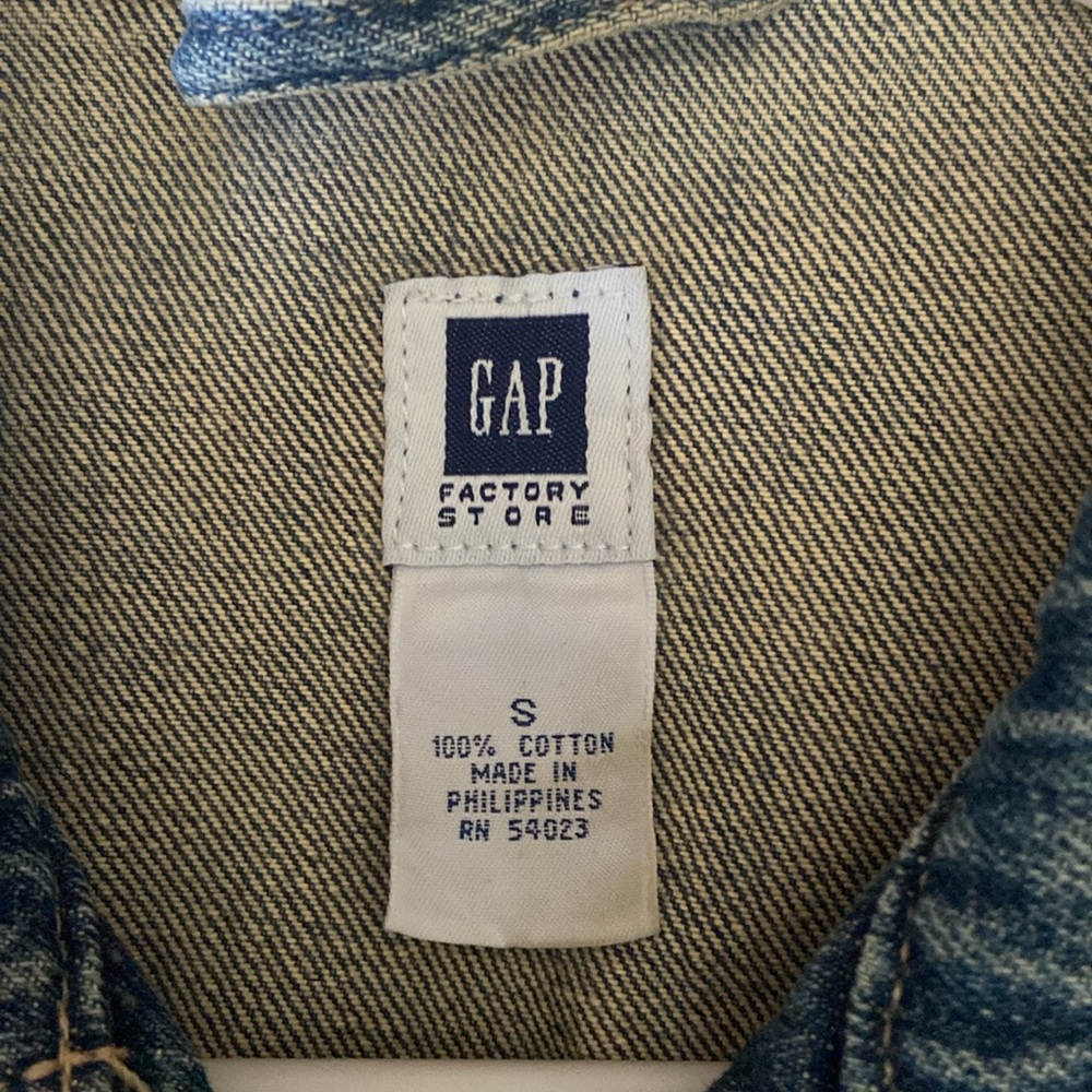 GAP Factory Women's Icon Blue Denim Jacket Size Small - Picture 3 of 5
